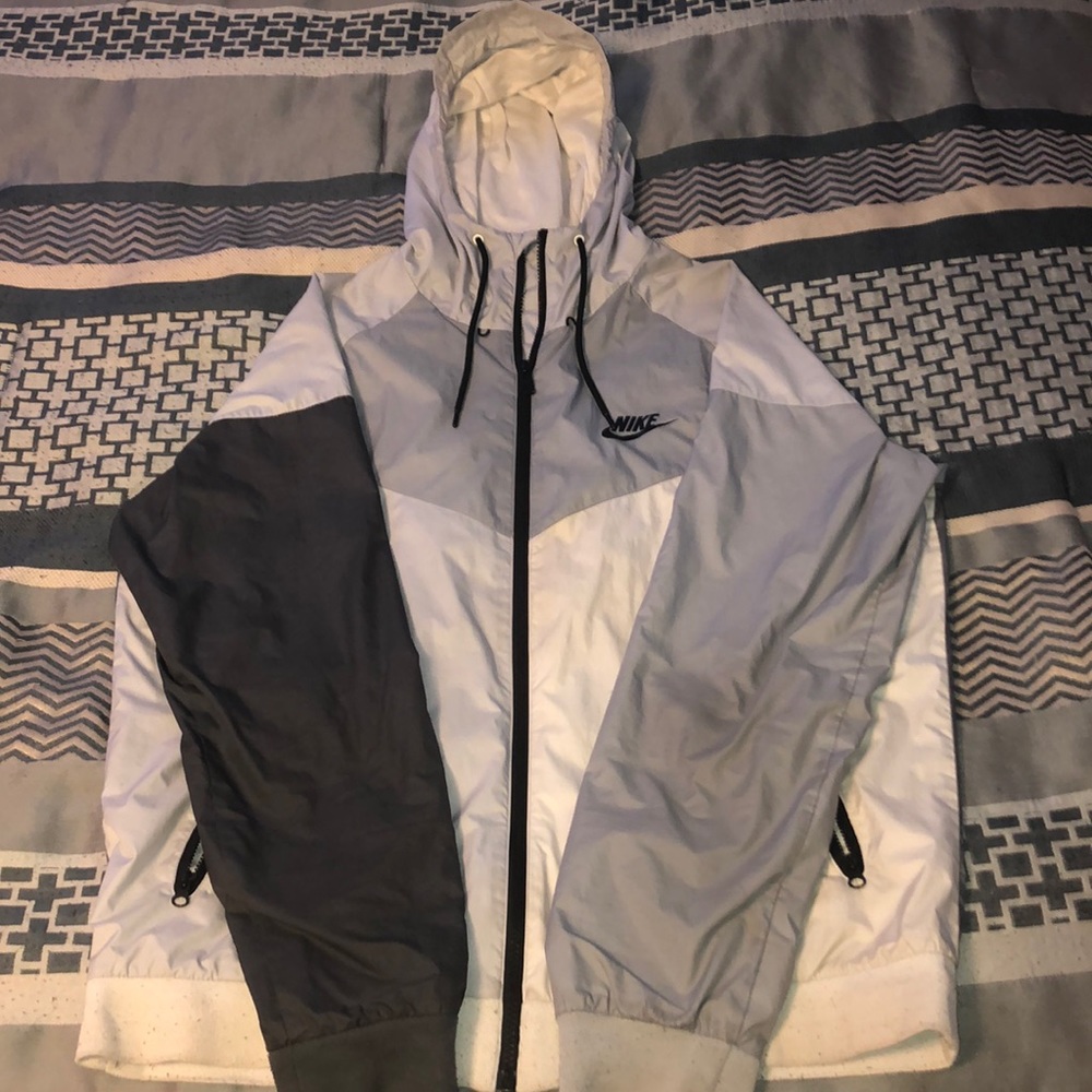 Size large Nike windbreaker jacket
